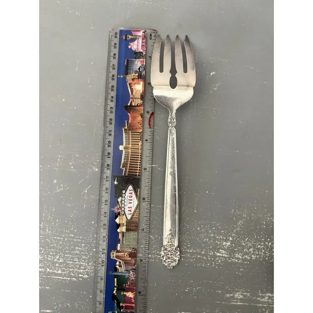 Antique Moss Rose Fish Serving Fork – King Edward Silverplate – S L & G H Rogers